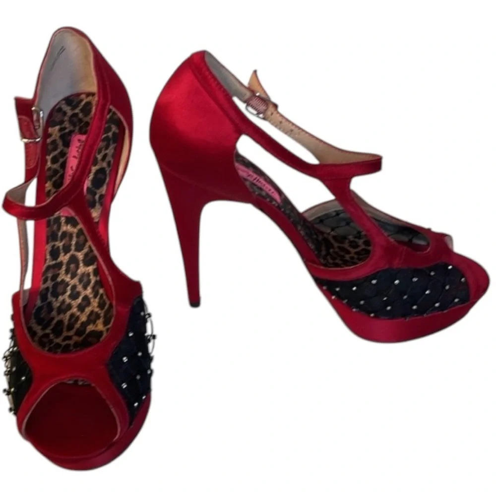 BETSEY JOHNSON Infatuation Red Satin Heels Ankle Buckle Straps Open Toe Size 7.5